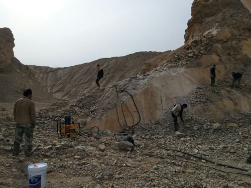 礦山采石機 基礎(chǔ)挖掘拆除背后的高速施工引擎